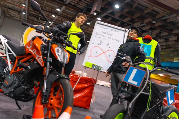 Příprava do autoškoly na pit bike